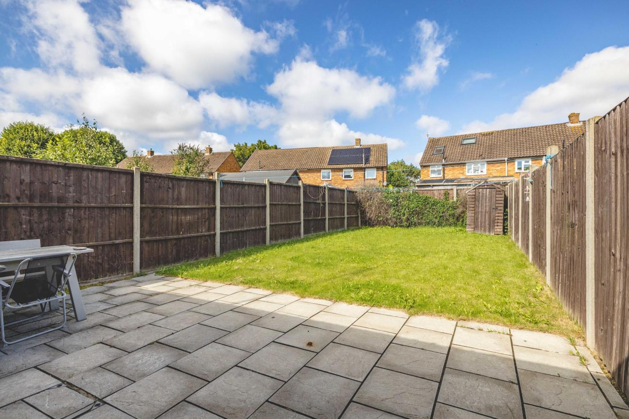 Spacious 4 Bed - Near Uxbridge/heathrow & Parking * Slough